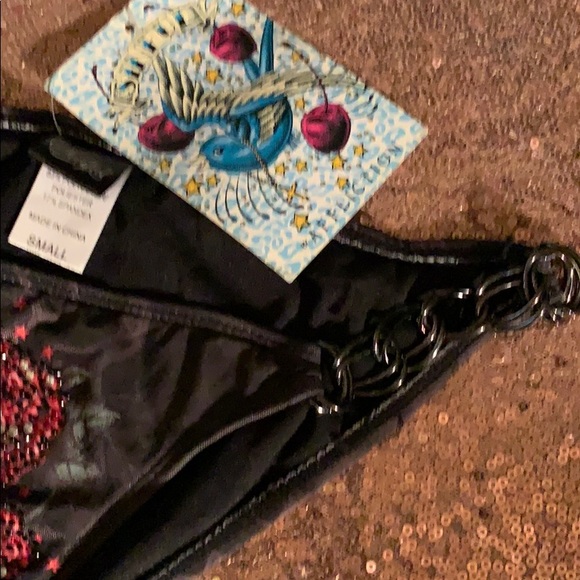 Sinful,Bling,Roses🌹Guns & Chains. - Picture 5 of 7